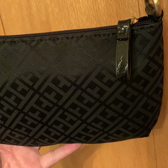 Tommy Hilfiger Logo canvas mini bag horse bit cross body top zip crossbody EUC - Picture 7 of 10